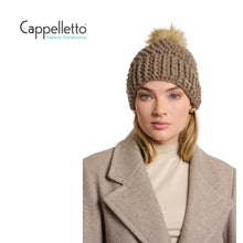 Carica l&#39;immagine nel visualizzatore di Gallery, KEVINA Berretto in Maglia Toffee
