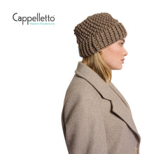 Carica l&#39;immagine nel visualizzatore di Gallery, KEVINA Berretto in Maglia Toffee
