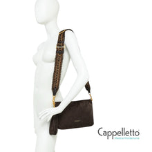 Carica l&#39;immagine nel visualizzatore di Gallery, BRENDA Pochette in Pelle Scamosciata Cognac
