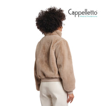 Carica l&#39;immagine nel visualizzatore di Gallery, AMBRA Giubbo corto in Ecopelliccia Avena
