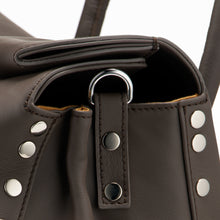 Carica l'immagine nel visualizzatore di Gallery, DOTTA S Saeta Brown Gianduiotto
