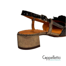 Carica l'immagine nel visualizzatore di Gallery, HEZEL SlingBack in Vernice Nera con Fiore Nero/Oro
