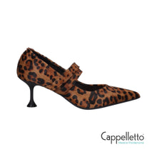 Carica l'immagine nel visualizzatore di Gallery, Décolleté in Cavallino Maculato
