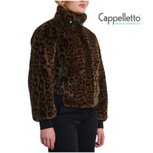 Carica l&#39;immagine nel visualizzatore di Gallery, AMBRA Giubbo corto in Ecopelliccia Leopard
