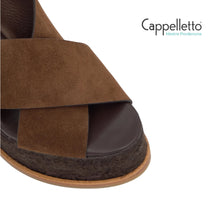 Carica l'immagine nel visualizzatore di Gallery, BETINA Sandalo Zeppa Suede Marrone
