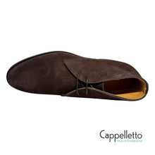 Carica l'immagine nel visualizzatore di Gallery, AREZZO Desert Boot in Suede Calf Cigar
