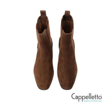 Carica l'immagine nel visualizzatore di Gallery, CPH 361 Chelsea Donna in Suede Nocciola

