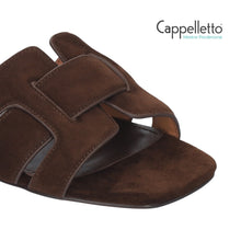 Carica l'immagine nel visualizzatore di Gallery, Mules Flat in Suede Marrone Testa di Moro
