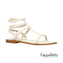 Carica l'immagine nel visualizzatore di Gallery, Sandalo Flat Cinturini Borchie OffWhite
