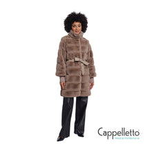 Carica l'immagine nel visualizzatore di Gallery, ZANE Cappotto EcoPelliccia Mocha Latte
