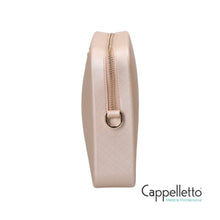 Carica l'immagine nel visualizzatore di Gallery, FLAT FLOWE 26 Borsa a Mano Light Tan/Gold
