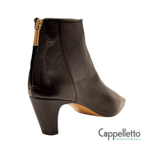 Carica l'immagine nel visualizzatore di Gallery, Stivaletto in Nappa Nera S475
