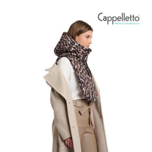 Carica l&#39;immagine nel visualizzatore di Gallery, TABITA CopriCollo Imbottito Maculato

