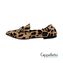 Carica l'immagine nel visualizzatore di Gallery, Mocassino 1345A in Cavallino Leo Print
