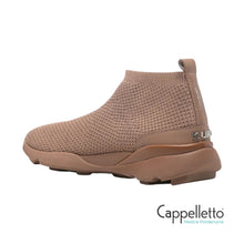 Carica l'immagine nel visualizzatore di Gallery, K Sneaker 709 Knit Runner Mid Brown
