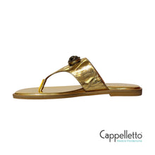 Carica l&#39;immagine nel visualizzatore di Gallery, CHELSEA Infradito T-Bar Gold
