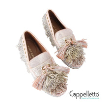 Carica l'immagine nel visualizzatore di Gallery, POM POM Mocassin Metal Comb Suede Cipria
