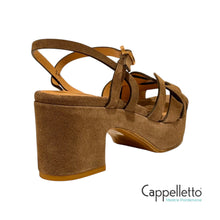 Carica l&#39;immagine nel visualizzatore di Gallery, Sandalo Zeppa DD75 Velour Espresso

