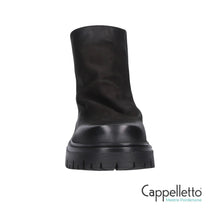 Carica l'immagine nel visualizzatore di Gallery, E4835 Tronchetto Basso Truck Boston Nero
