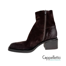 Carica l'immagine nel visualizzatore di Gallery, E4424 Stivaletto in Velour Ebano
