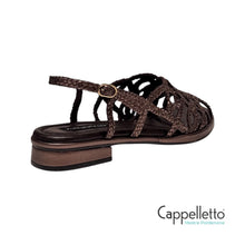 Carica l&#39;immagine nel visualizzatore di Gallery, DIANA Sandalo Flat Pelle Laminata Intrecciata Espresso 11259
