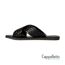 Carica l&#39;immagine nel visualizzatore di Gallery, Ciabatta di Pelle Intrecciata Nera M5728
