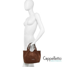 Carica l&#39;immagine nel visualizzatore di Gallery, DUA Borsa in Pelle Scamosciata Cognac
