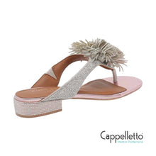 Carica l'immagine nel visualizzatore di Gallery, POM POM T-BAR Flat Metal
