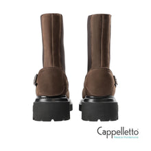 Carica l'immagine nel visualizzatore di Gallery, CPH 950 Biker Donna in Nabuk Cioccolato
