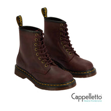 Carica l'immagine nel visualizzatore di Gallery, Boots 1460 Pascal Crazy Horse Cherry Red
