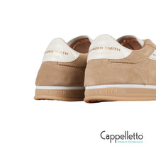 Carica l'immagine nel visualizzatore di Gallery, THAMES Donna in Camoscio Sabbia e Logo in Pelle Bianca
