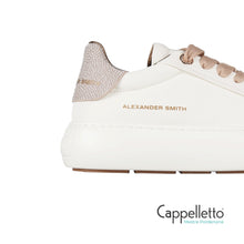 Carica l'immagine nel visualizzatore di Gallery, SOHO Donna in Pelle Bianca e Oro

