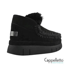Carica l&#39;immagine nel visualizzatore di Gallery, Bounce Welt Sneaker Suede Black
