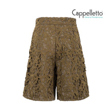 Carica l&#39;immagine nel visualizzatore di Gallery, EVA Shorts Tessuto Macramè Militare
