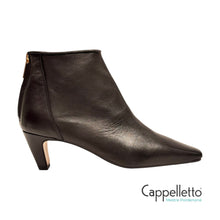 Carica l'immagine nel visualizzatore di Gallery, Stivaletto in Nappa Nera S475
