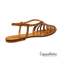 Carica l&#39;immagine nel visualizzatore di Gallery, Sandalo Gabbietta Borchie 514 Nappa Camelia

