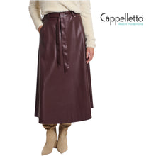 Carica l&#39;immagine nel visualizzatore di Gallery, CHELSEA Gonna in EcoPelle Cioccolato
