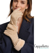 Carica l&#39;immagine nel visualizzatore di Gallery, DANZO Guanti in EcoPelliccia Beige
