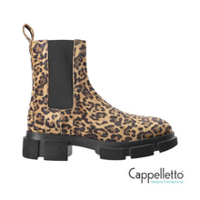 Carica l&#39;immagine nel visualizzatore di Gallery, CPH 570 Chelsea in Suede Leo
