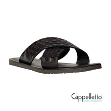 Carica l&#39;immagine nel visualizzatore di Gallery, Ciabatta di Pelle Intrecciata Nera M5728
