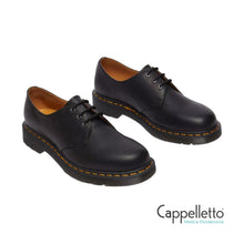 Carica l'immagine nel visualizzatore di Gallery, Scarpa Oxford 1461 Black Ambassador
