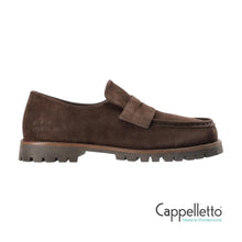 Carica l'immagine nel visualizzatore di Gallery, CPH 848 Penny Loafer Uomo in Suede Cioccolato
