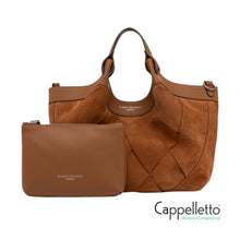 Carica l'immagine nel visualizzatore di Gallery, DUA Borsa Media in Suede Caramel
