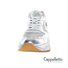 Carica l'immagine nel visualizzatore di Gallery, CLUB119 Sneaker Donna Suede/Mesh Laminato Argento
