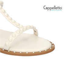 Carica l'immagine nel visualizzatore di Gallery, Sandalo Flat Cinturini Borchie OffWhite
