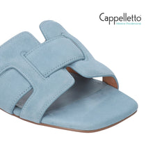 Carica l'immagine nel visualizzatore di Gallery, Mules Flat in Suede Celeste
