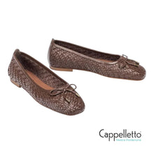 Carica l'immagine nel visualizzatore di Gallery, BIENZA Ballerina in Pelle Intrecciata Mid Brown

