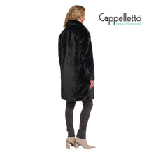 Carica l&#39;immagine nel visualizzatore di Gallery, GEESJE Cappotto Monopetto in EcoPelliccia Nero
