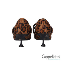 Carica l'immagine nel visualizzatore di Gallery, Décolleté in Cavallino Maculato
