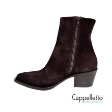 Carica l'immagine nel visualizzatore di Gallery, E5801 Stivaletto Texano in Velour Ebano
